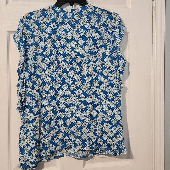 Reitmans Sleeveless Blue Top with White Flowers, XXL, NWT - Picture 3 of 5